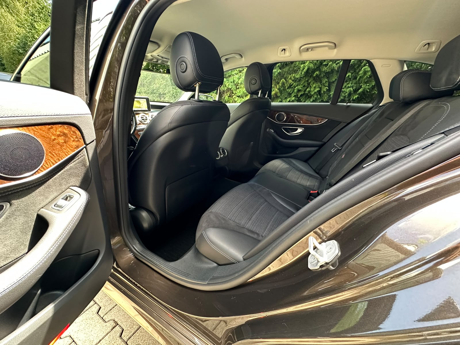 MERCEDES-BENZ C 220 BlueTEC Swiss Star AMG Line 7G-Tronic-image-12