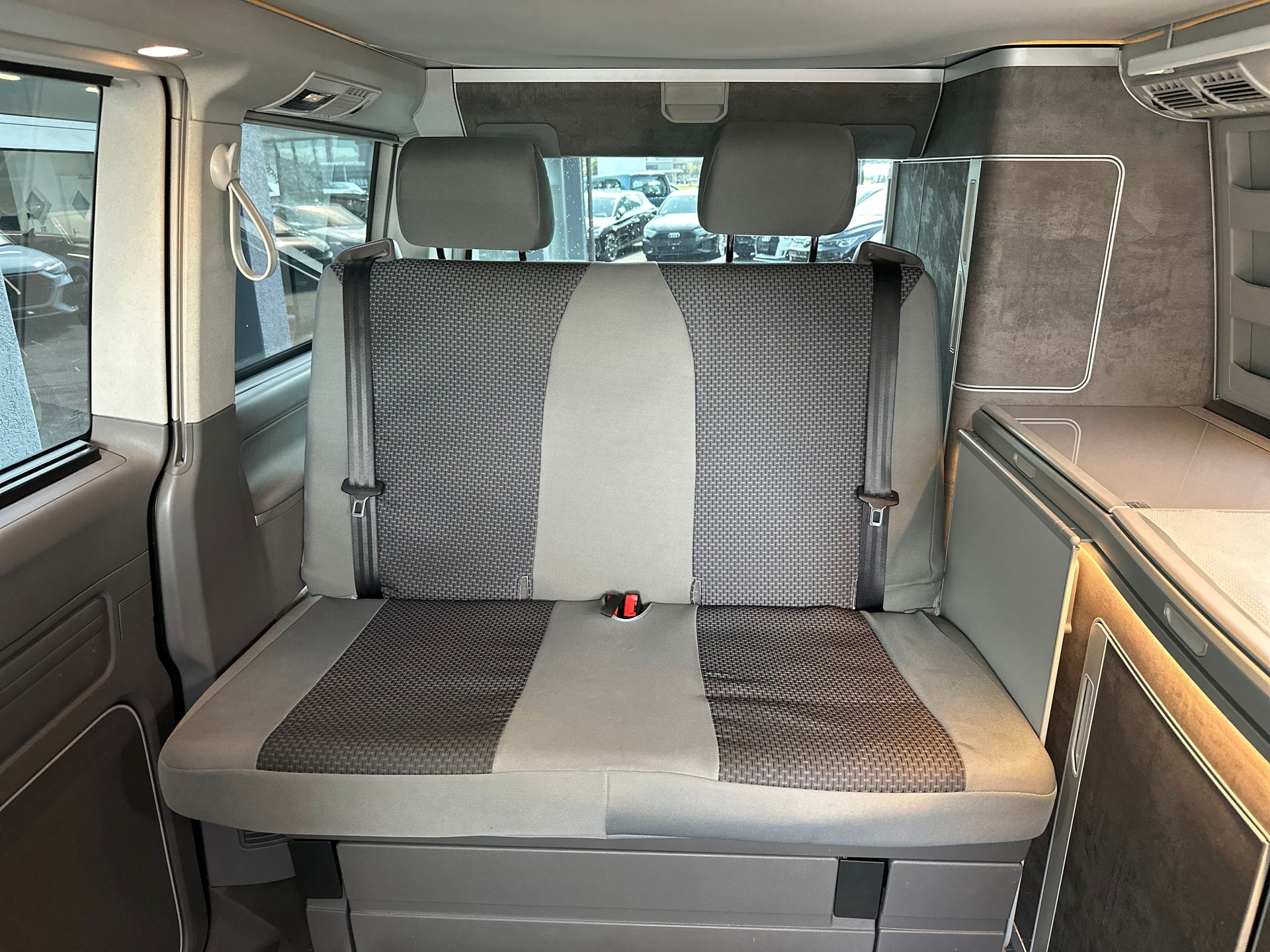 VW T6.1 California 2.0 TDI Ocean 4Motion DSG-image-7
