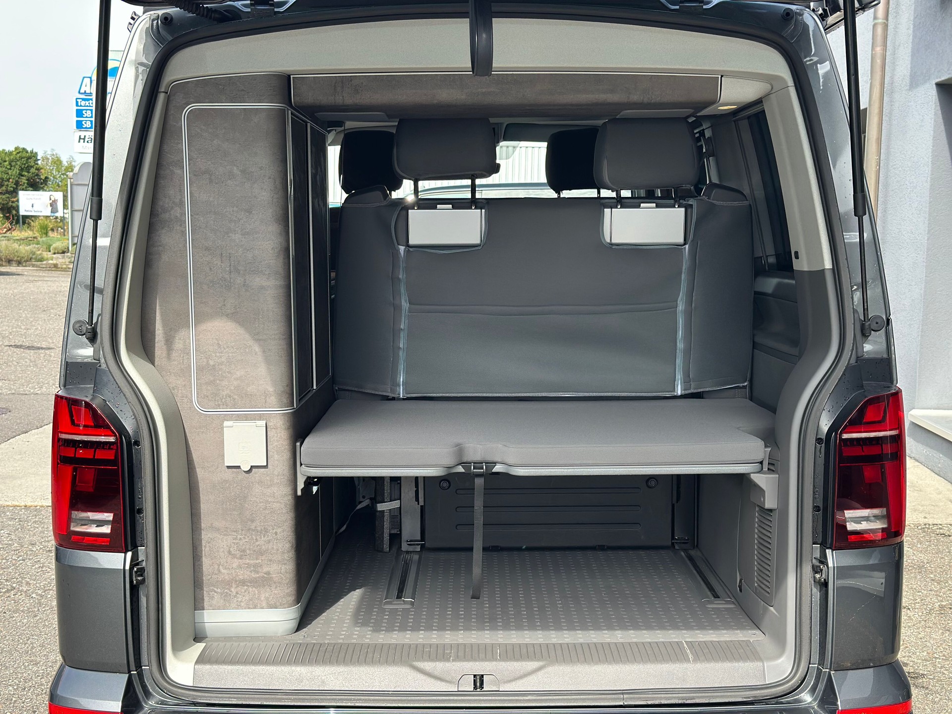 VW T6.1 California 2.0 TDI Ocean 4Motion DSG-image-8