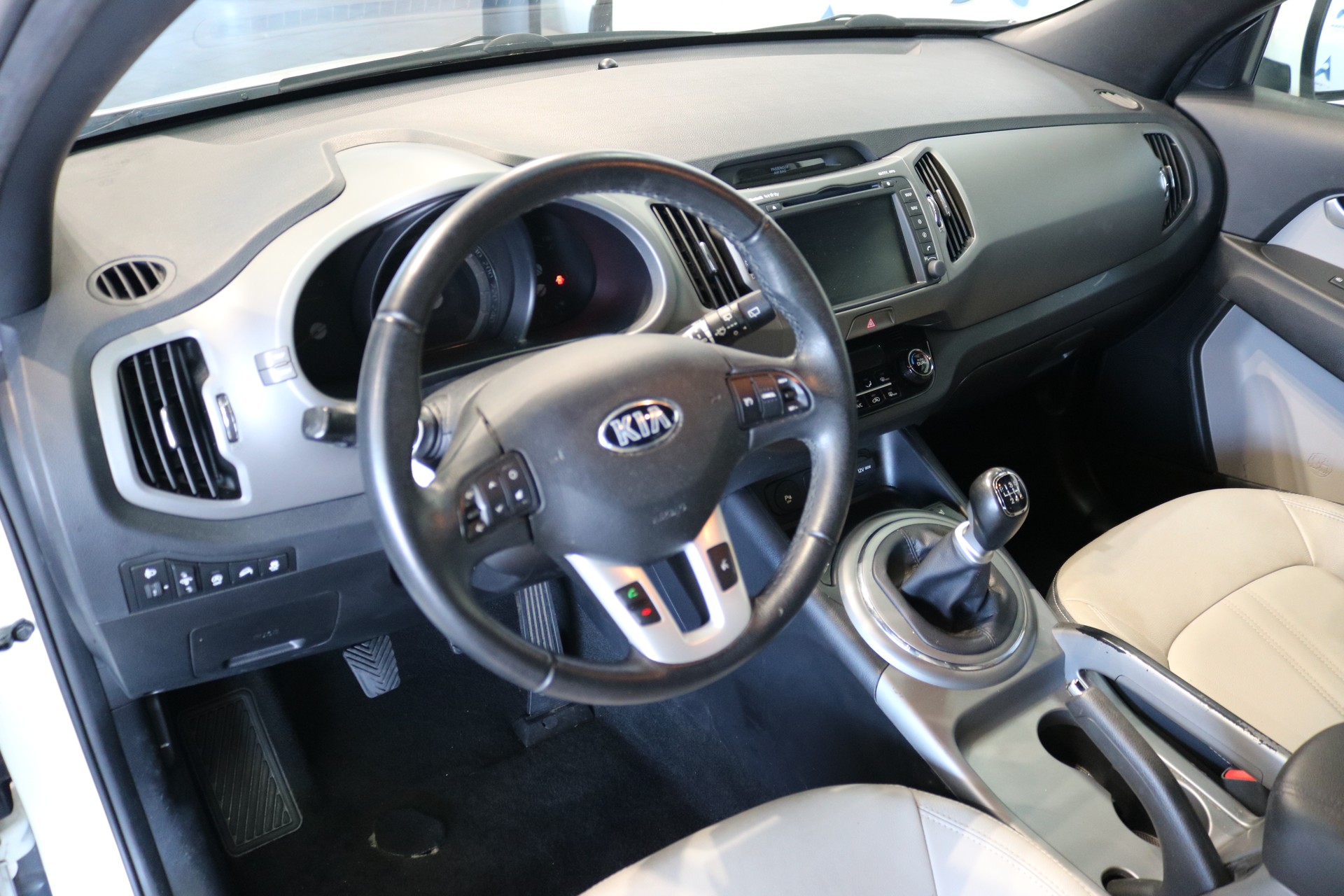 KIA Sportage 1.6 GDi Swiss Eco Edition 2WD-image-2