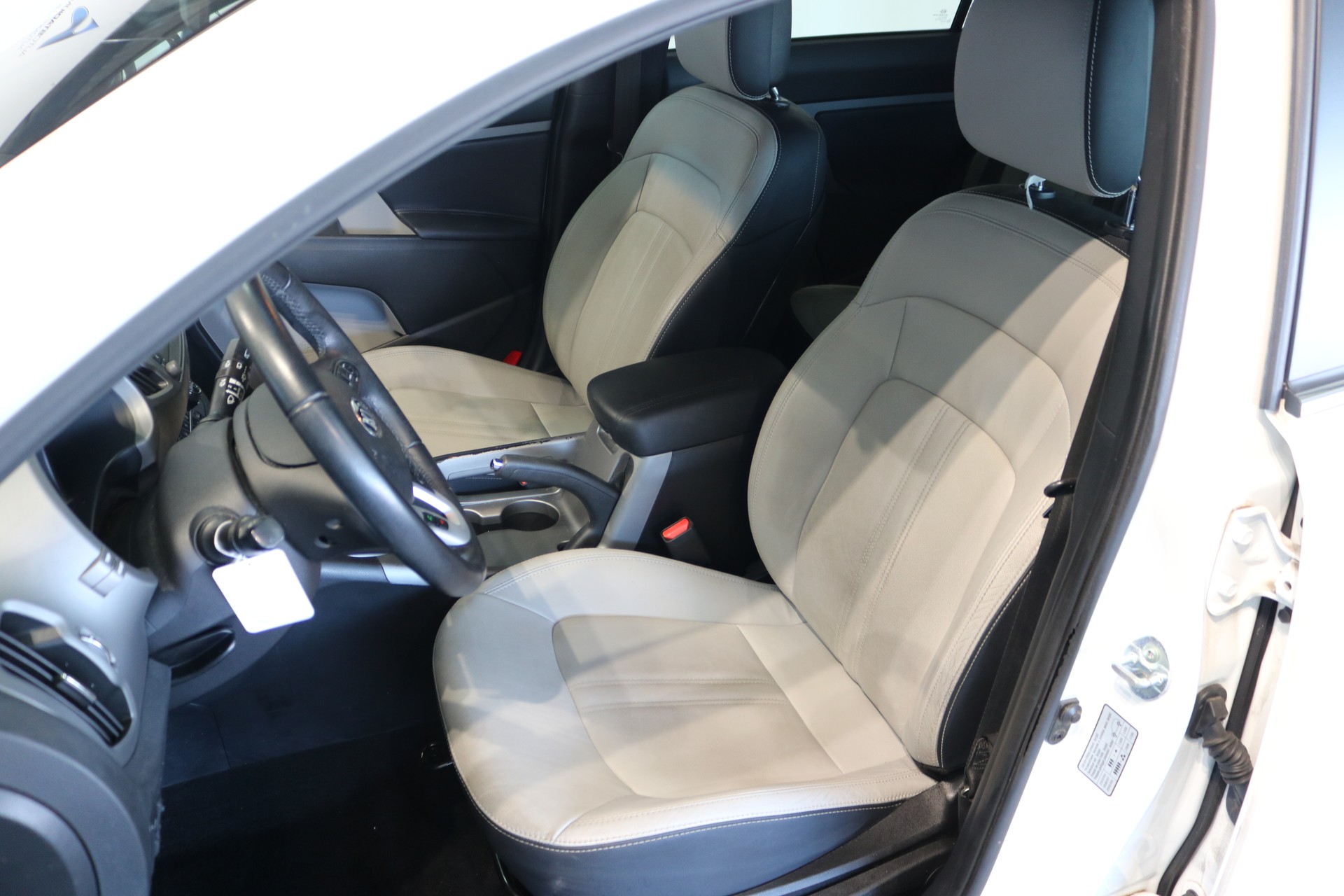 KIA Sportage 1.6 GDi Swiss Eco Edition 2WD-image-3