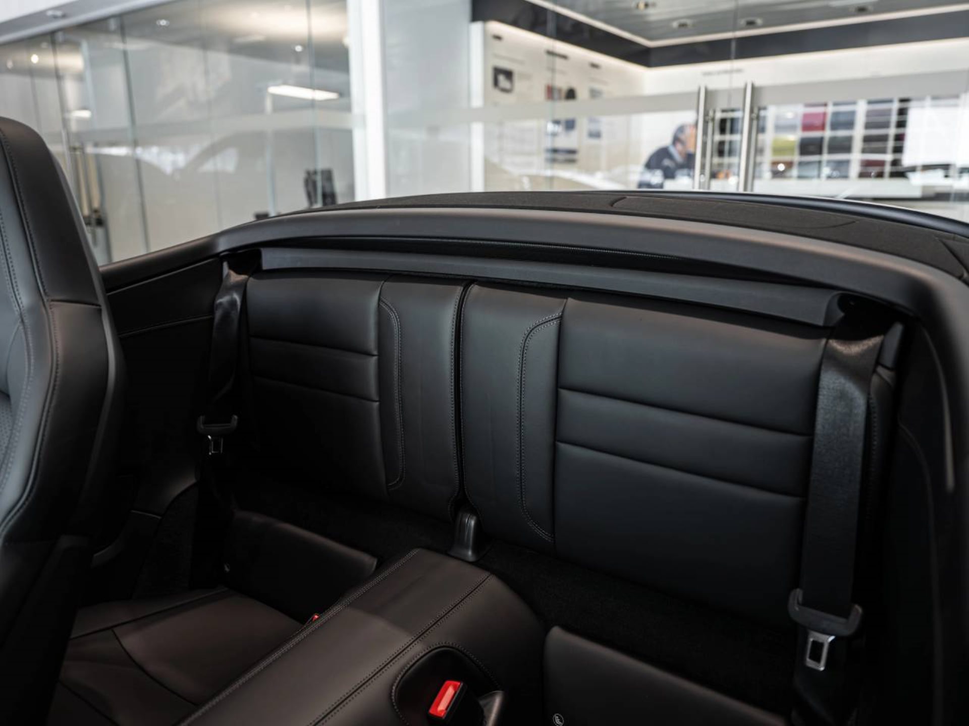 PORSCHE 911 Carrera S Cabriolet-image-25
