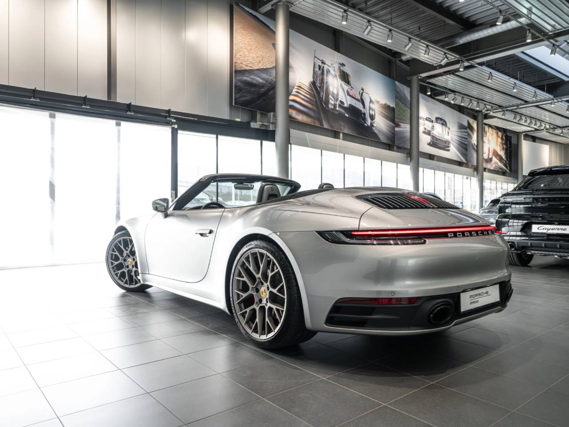 PORSCHE 911 Carrera S Cabriolet-image-6