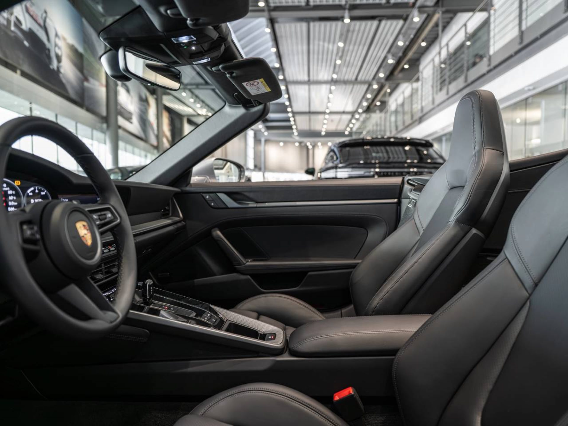 PORSCHE 911 Carrera S Cabriolet-image-3