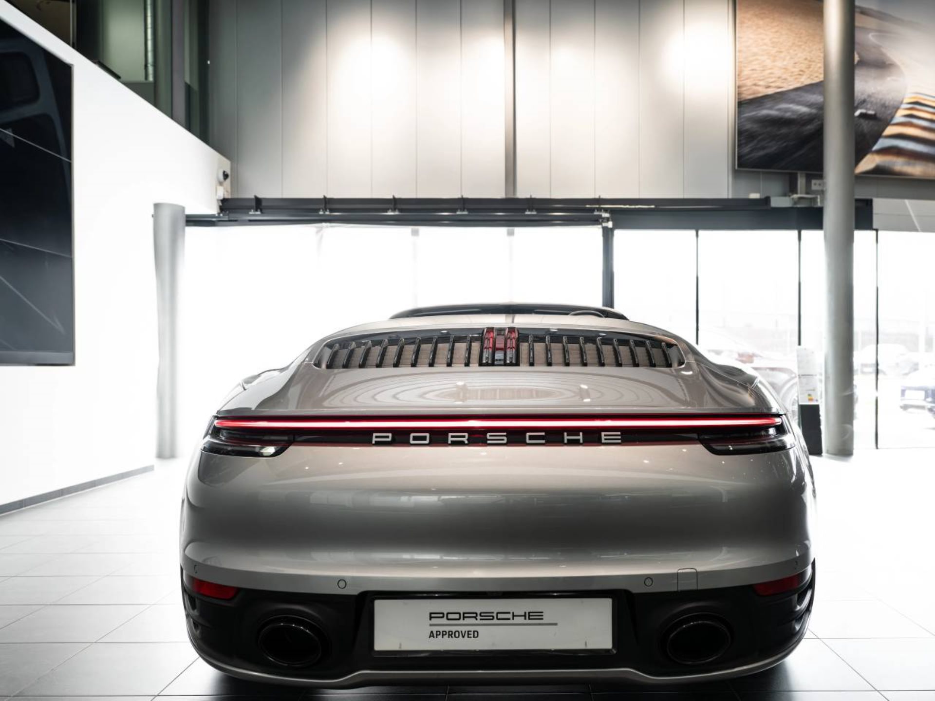 PORSCHE 911 Carrera S Cabriolet-image-5