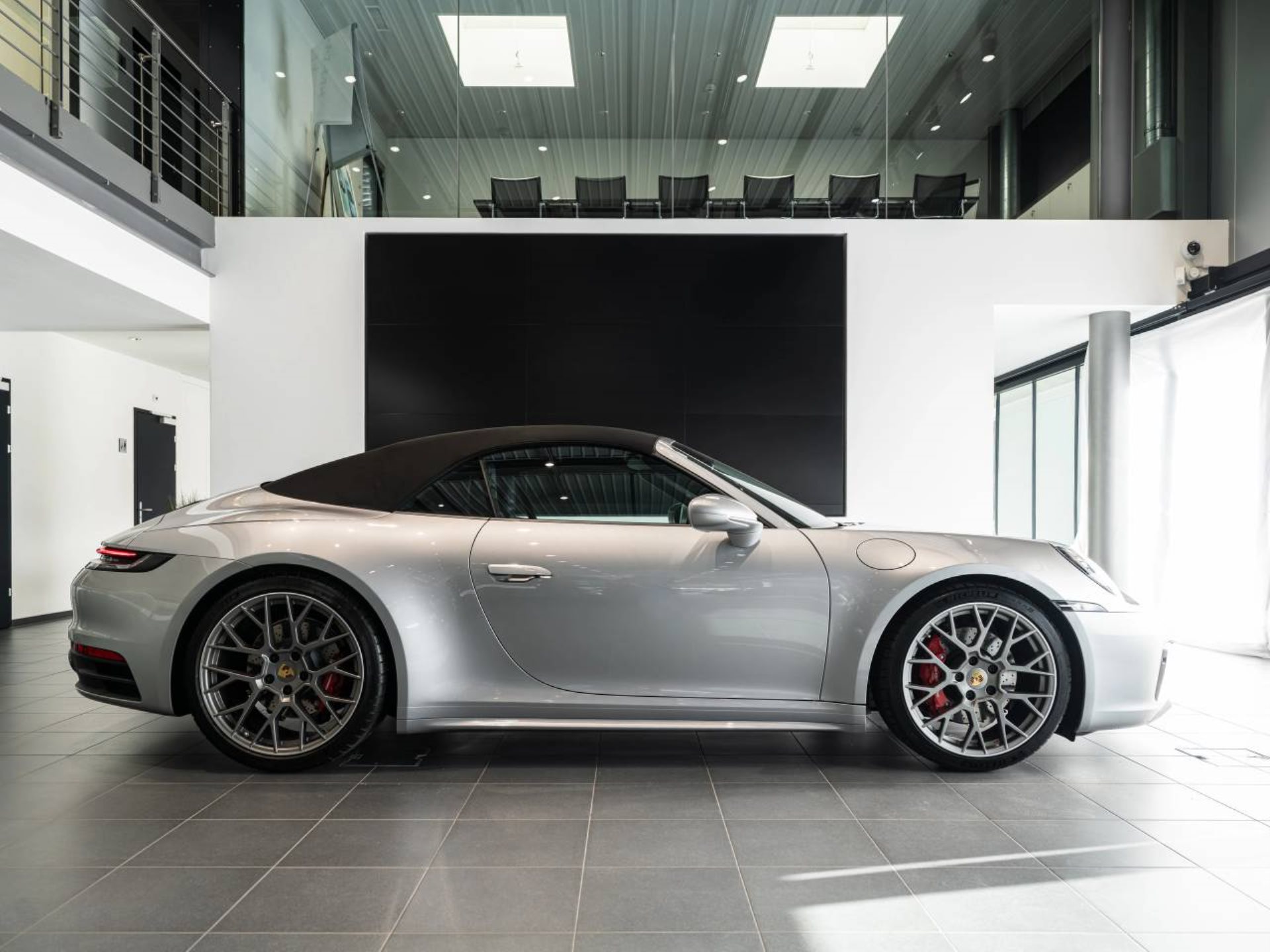 PORSCHE 911 Carrera S Cabriolet-image-10