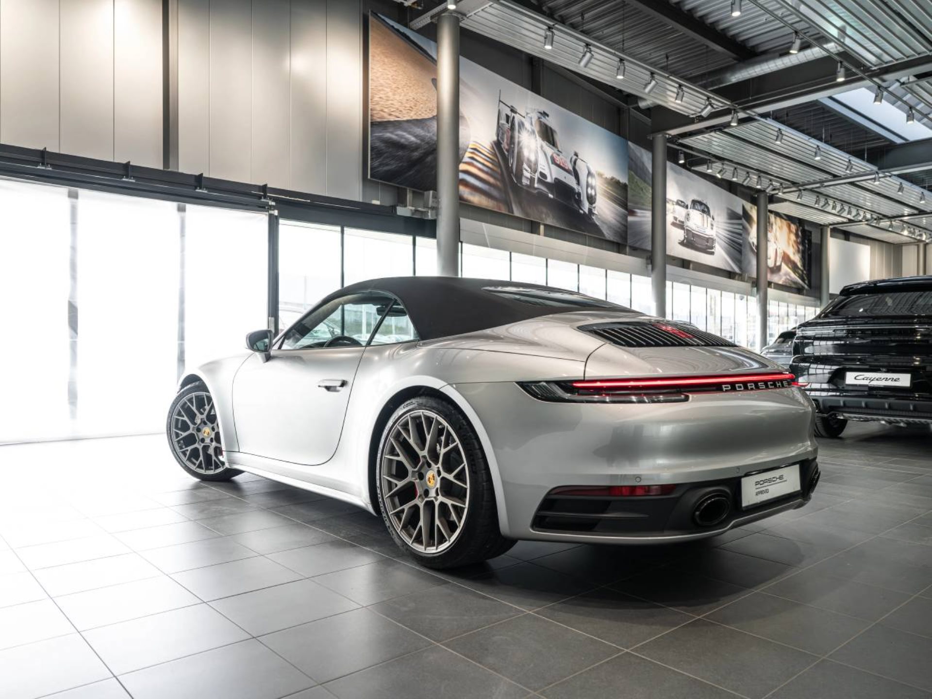 PORSCHE 911 Carrera S Cabriolet-image-13
