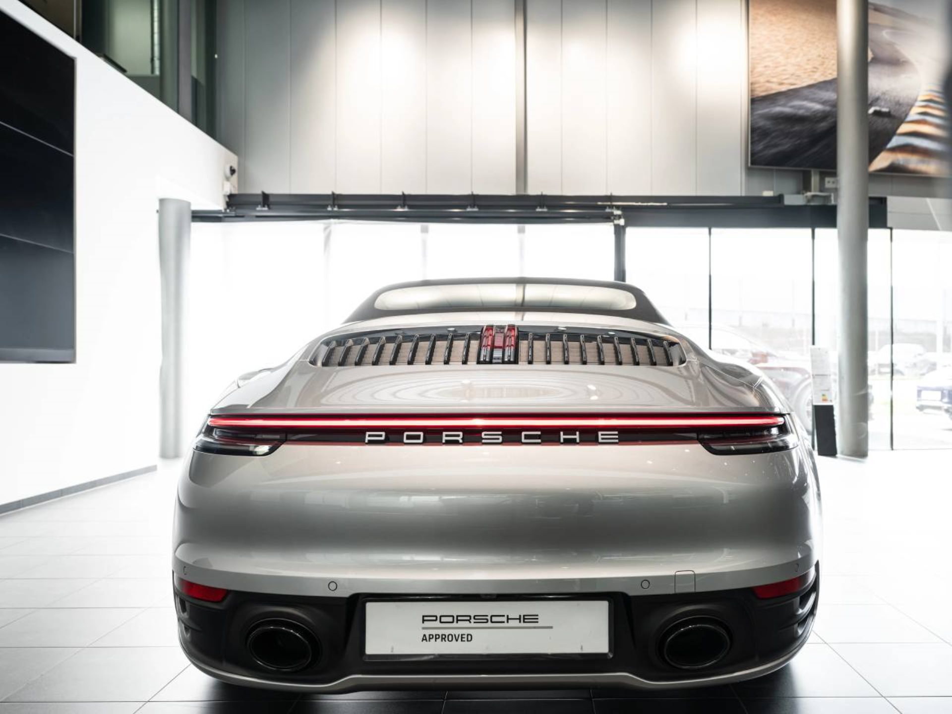 PORSCHE 911 Carrera S Cabriolet-image-11