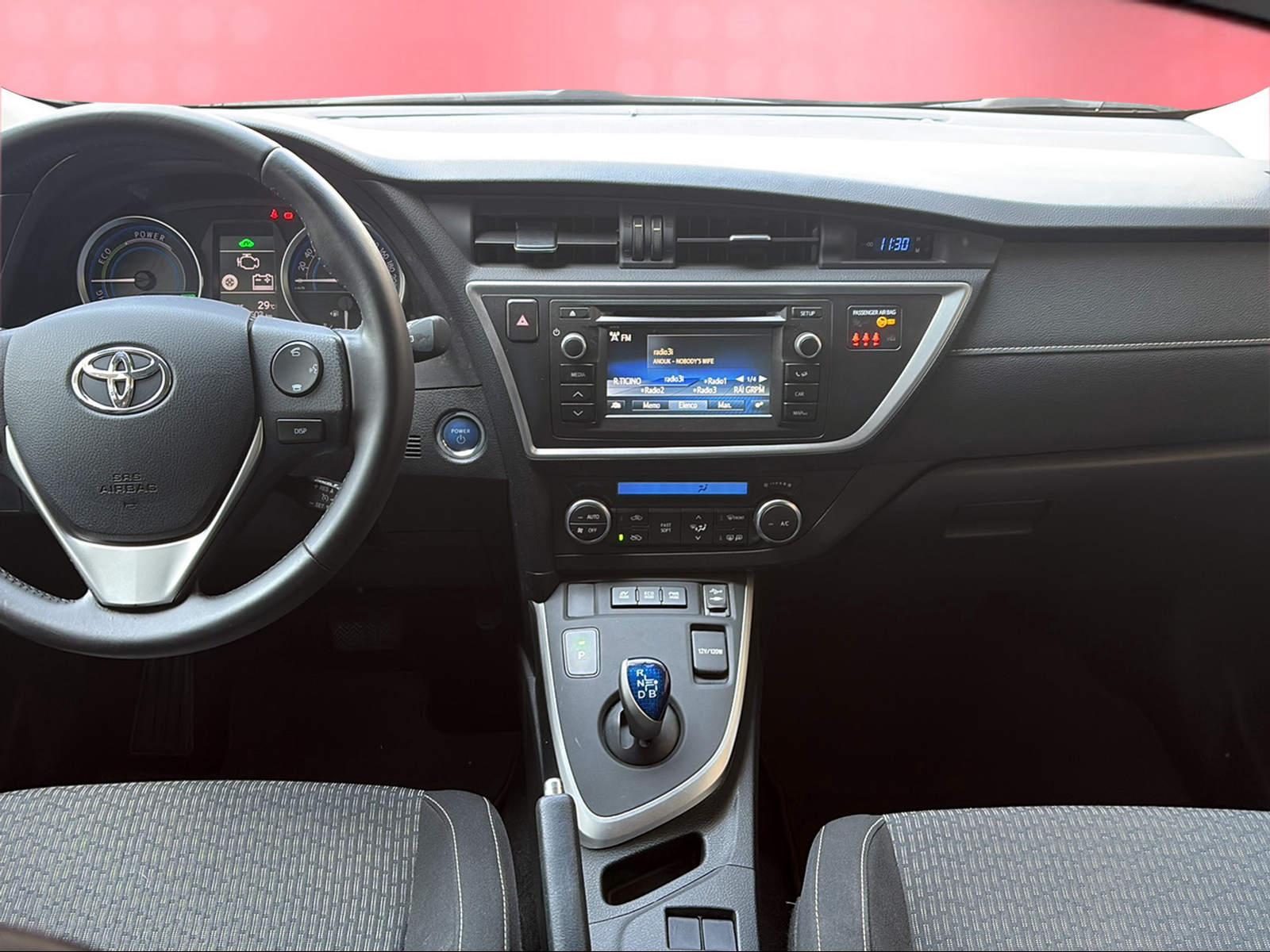 TOYOTA Auris 1.8 HSD Trend-image-11