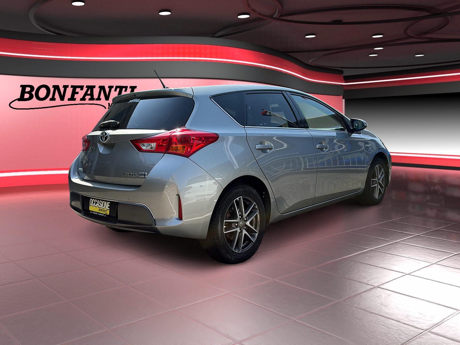 TOYOTA Auris 1.8 HSD Trend-image-10