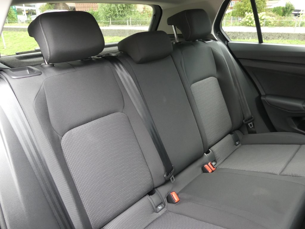 VW Golf 1.5 e TSI mHEV Value DSG-image-12