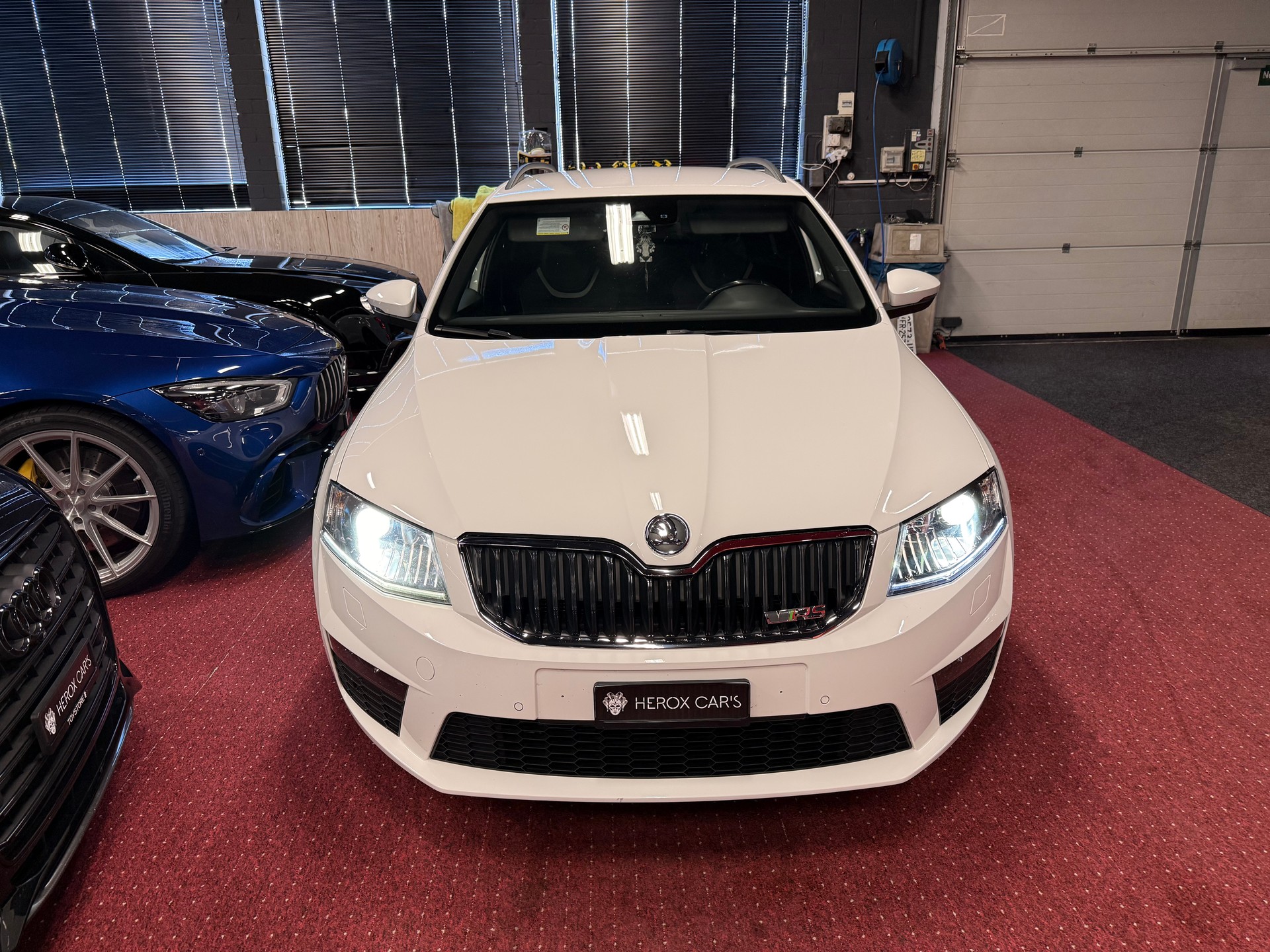 SKODA Octavia Combi 2.0 TDI RS DSG-image-6
