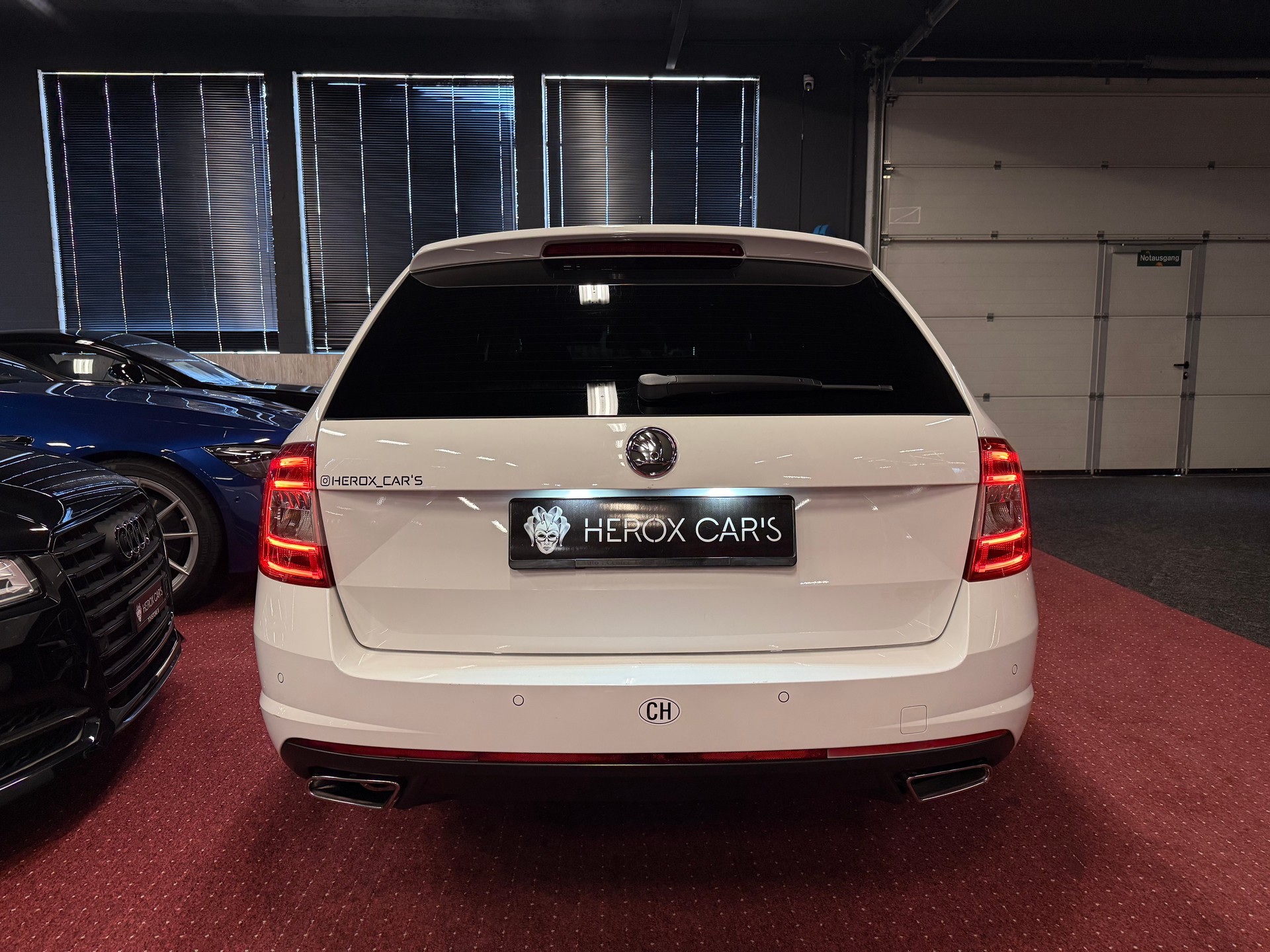 SKODA Octavia Combi 2.0 TDI RS DSG-image-5