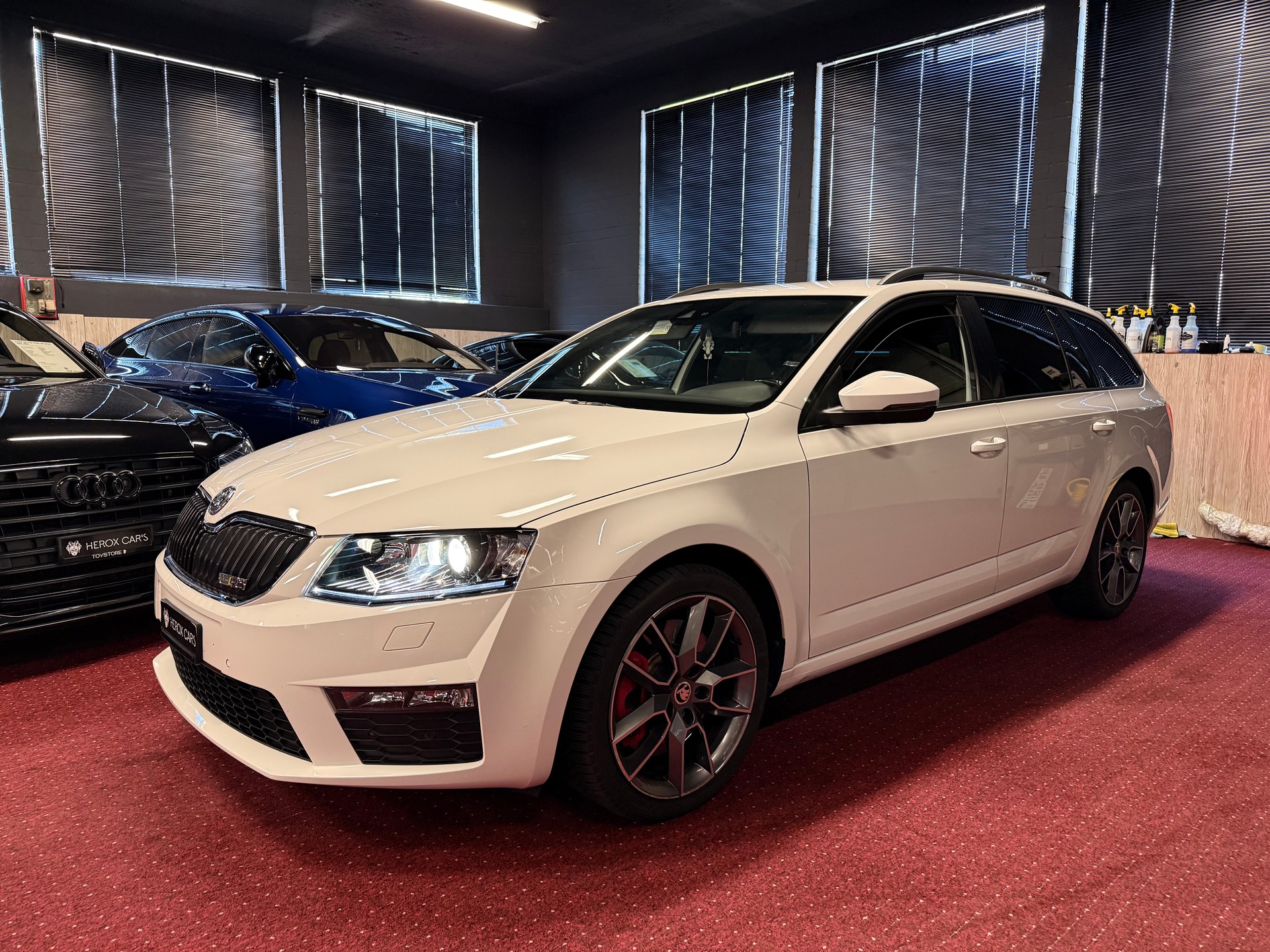 SKODA Octavia Combi 2.0 TDI RS DSG-image-7