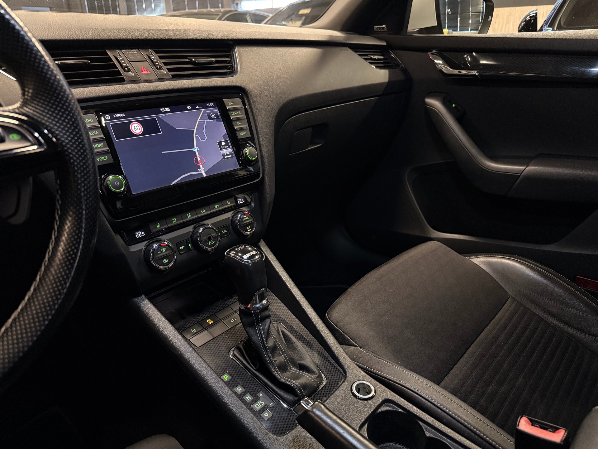 SKODA Octavia Combi 2.0 TDI RS DSG-image-12