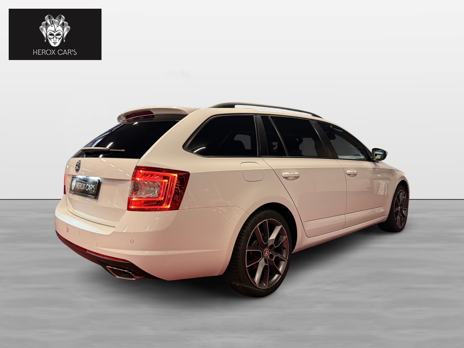 SKODA Octavia Combi 2.0 TDI RS DSG-image-1