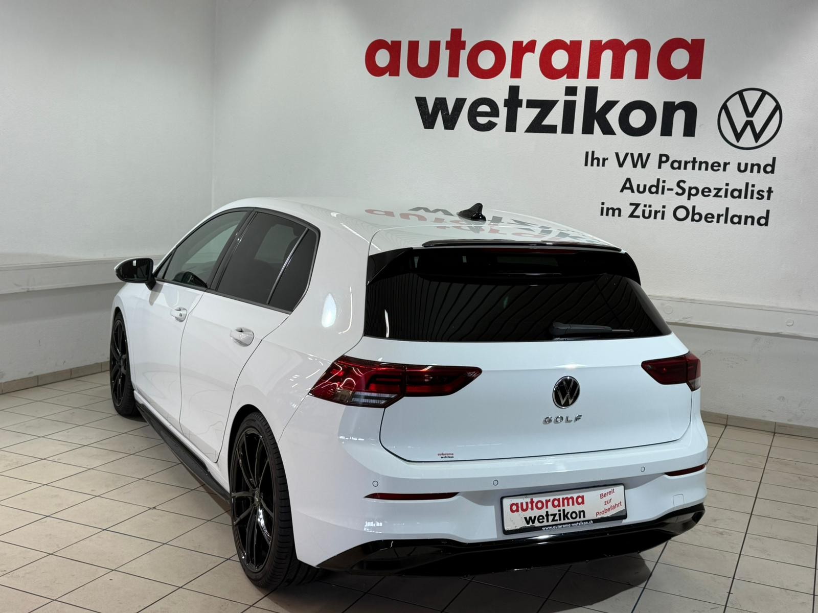 VW Golf 1.0 TSI Life-showroom-element-3