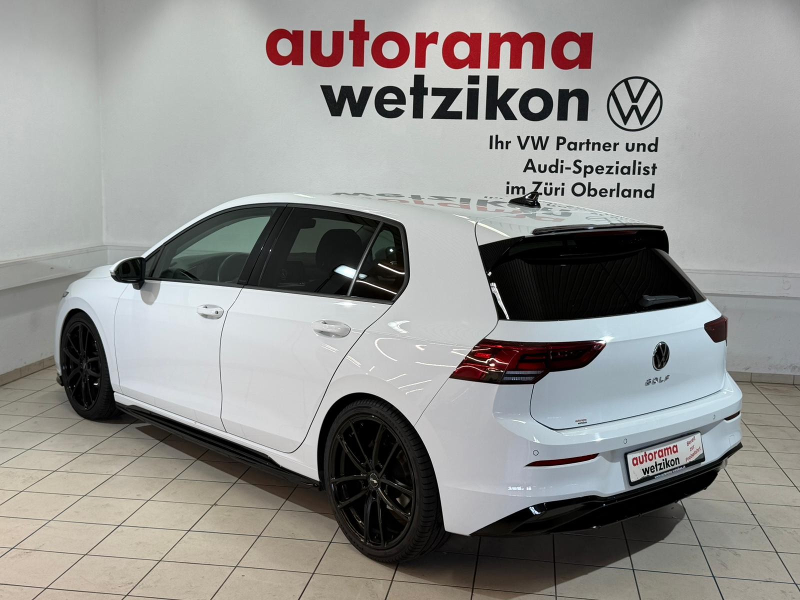 VW Golf 1.0 TSI Life-showroom-element-2