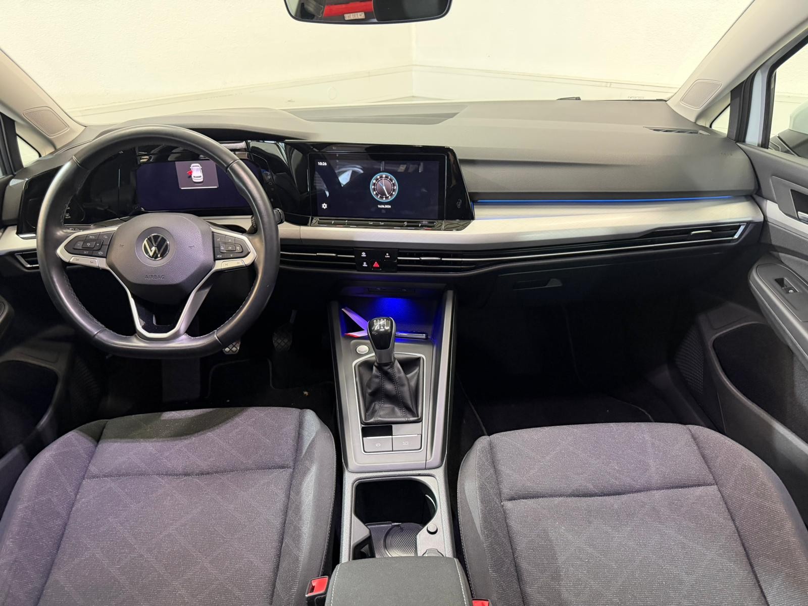 VW Golf 1.0 TSI Life-image-9