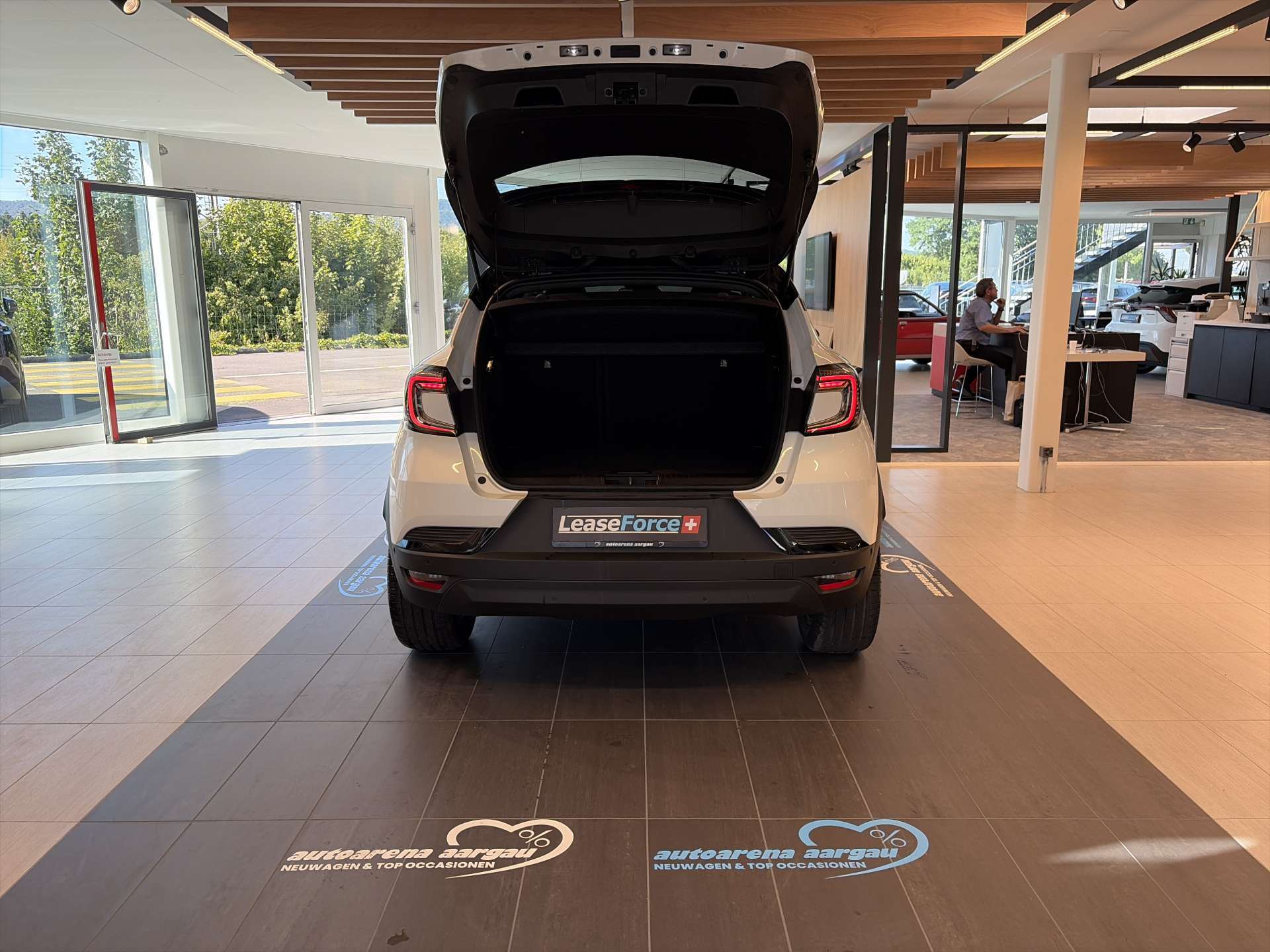 RENAULT Captur 1.8 E-Tech 160 Techno DHT-Automat-image-7