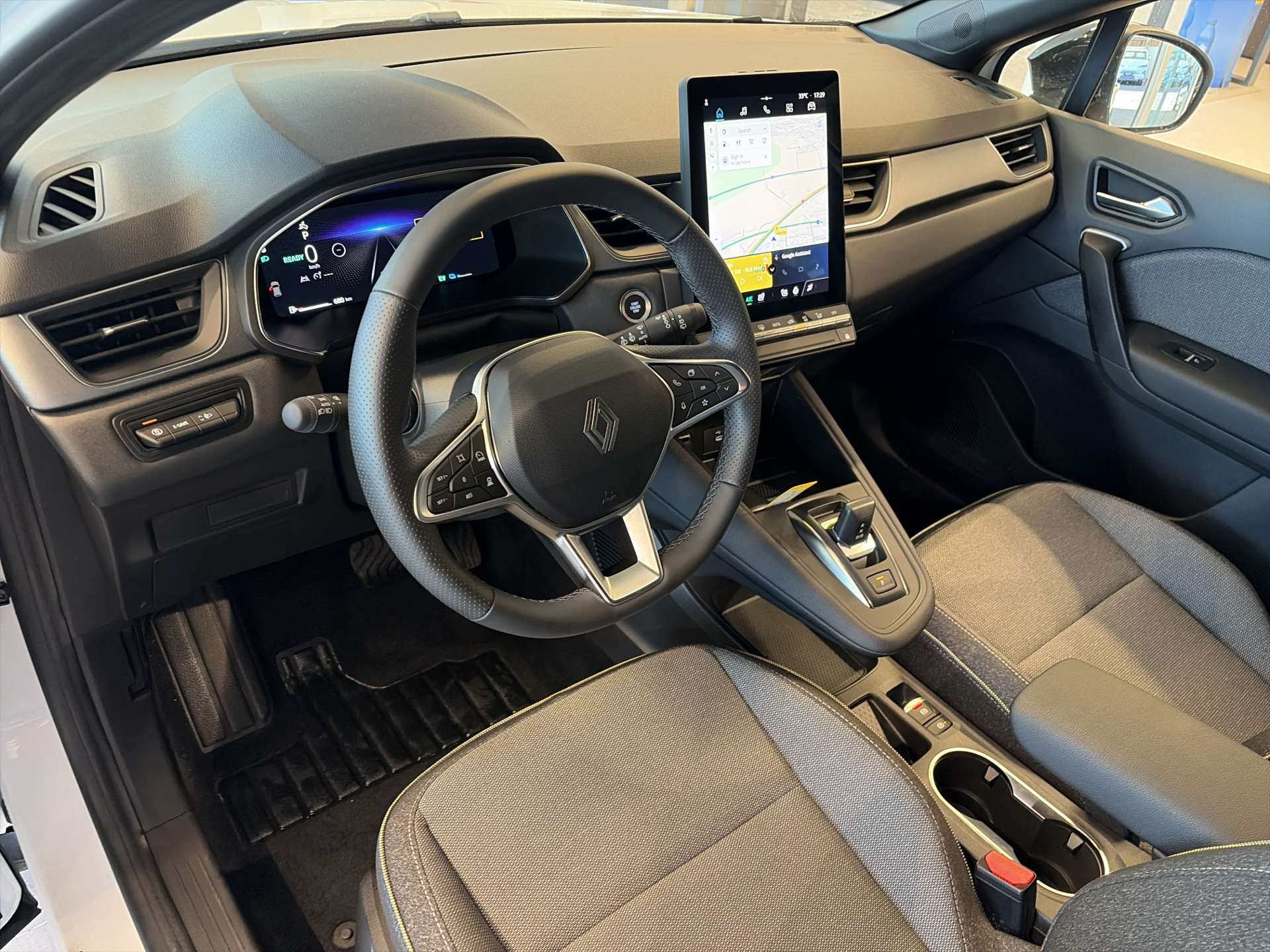 RENAULT Captur 1.8 E-Tech 160 Techno DHT-Automat-image-5