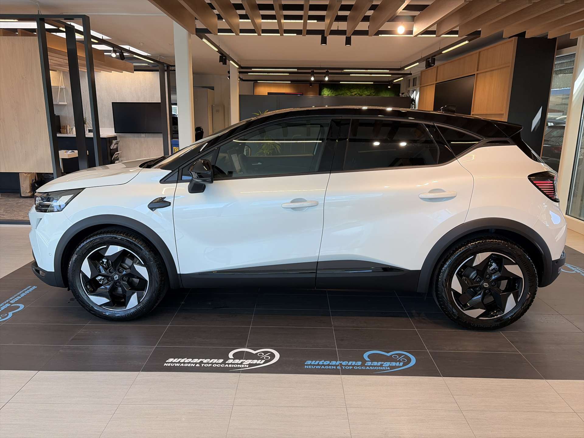 RENAULT Captur 1.8 E-Tech 160 Techno DHT-Automat-image-11