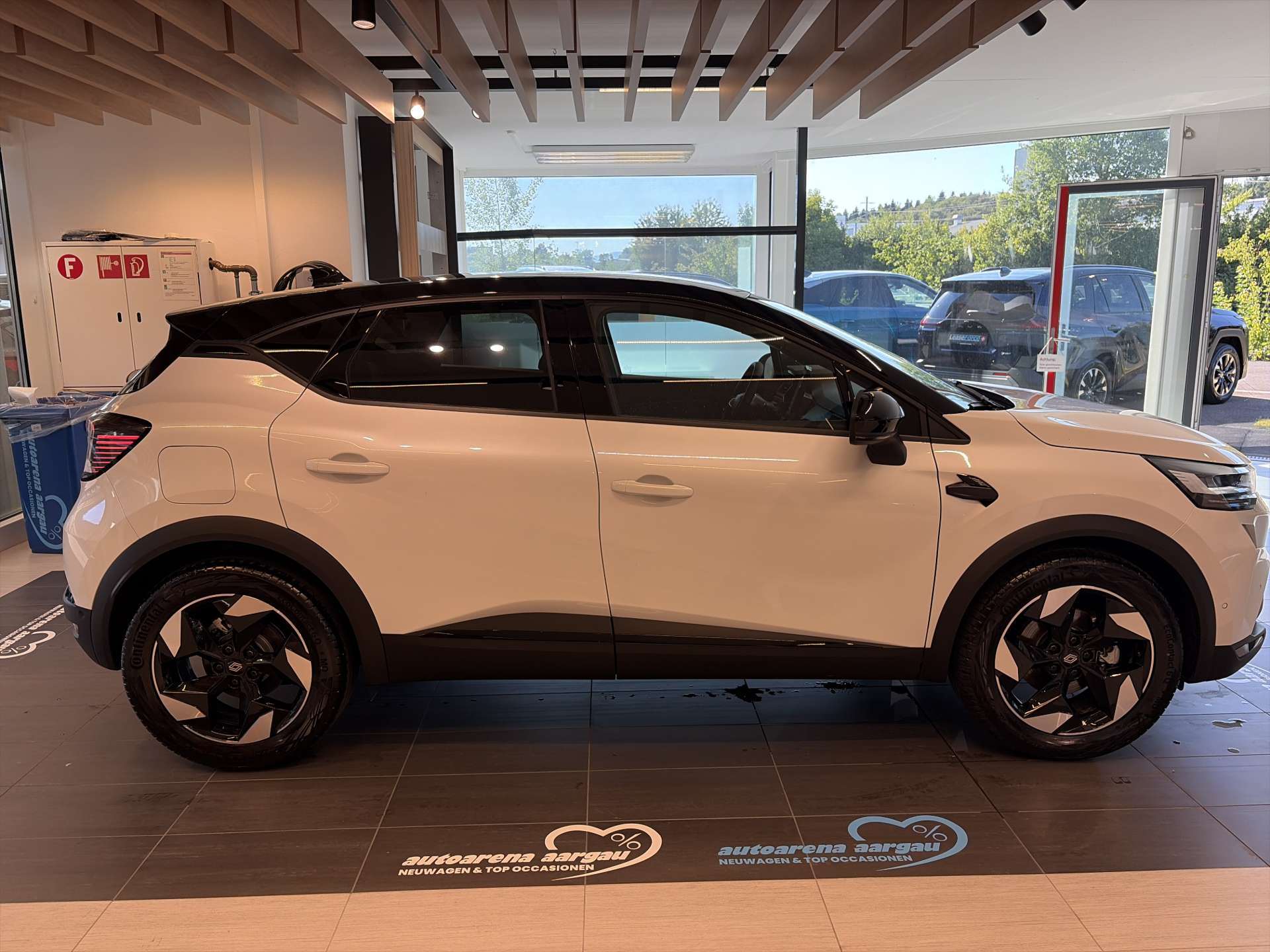 RENAULT Captur 1.8 E-Tech 160 Techno DHT-Automat-image-13