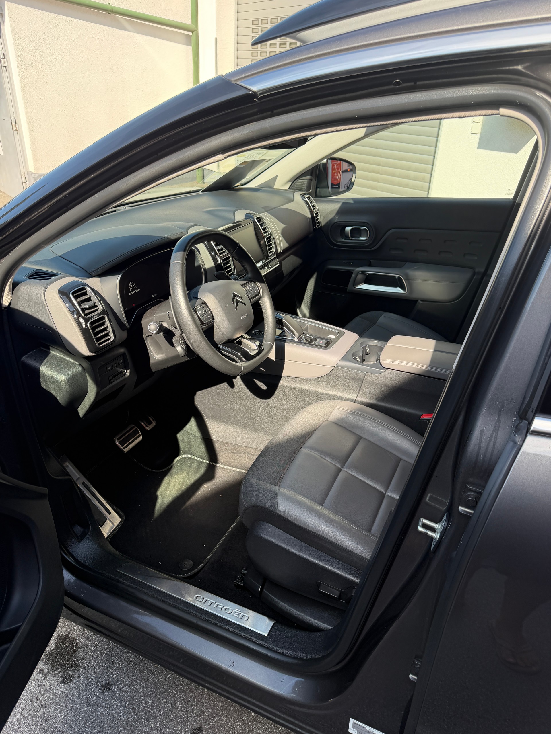 CITROEN C5 Aircross 1.6 PHEV Shine-image-9
