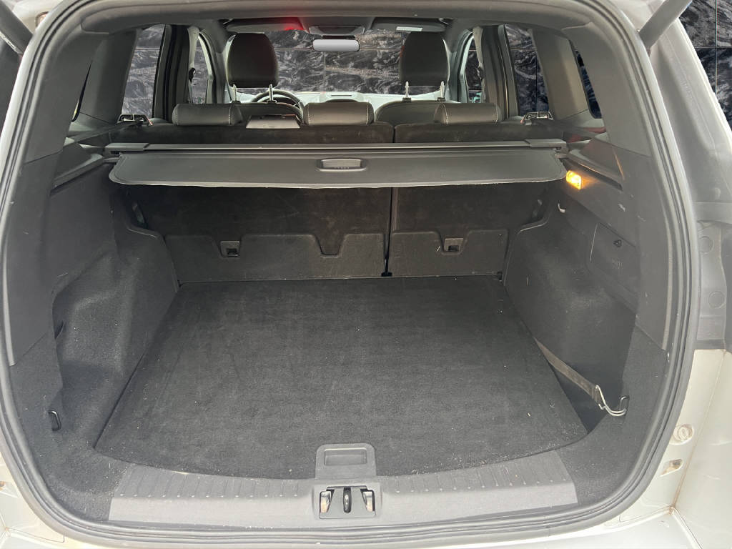 FORD Kuga 2.0 TDCi 150 ST-Line-image-9