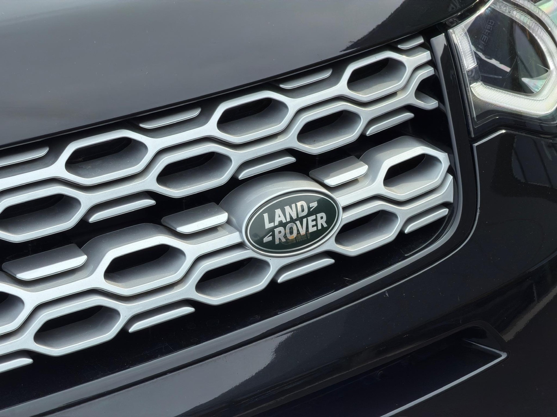 LAND ROVER Discovery Sport 2.0 SD4 200 SE-image-15