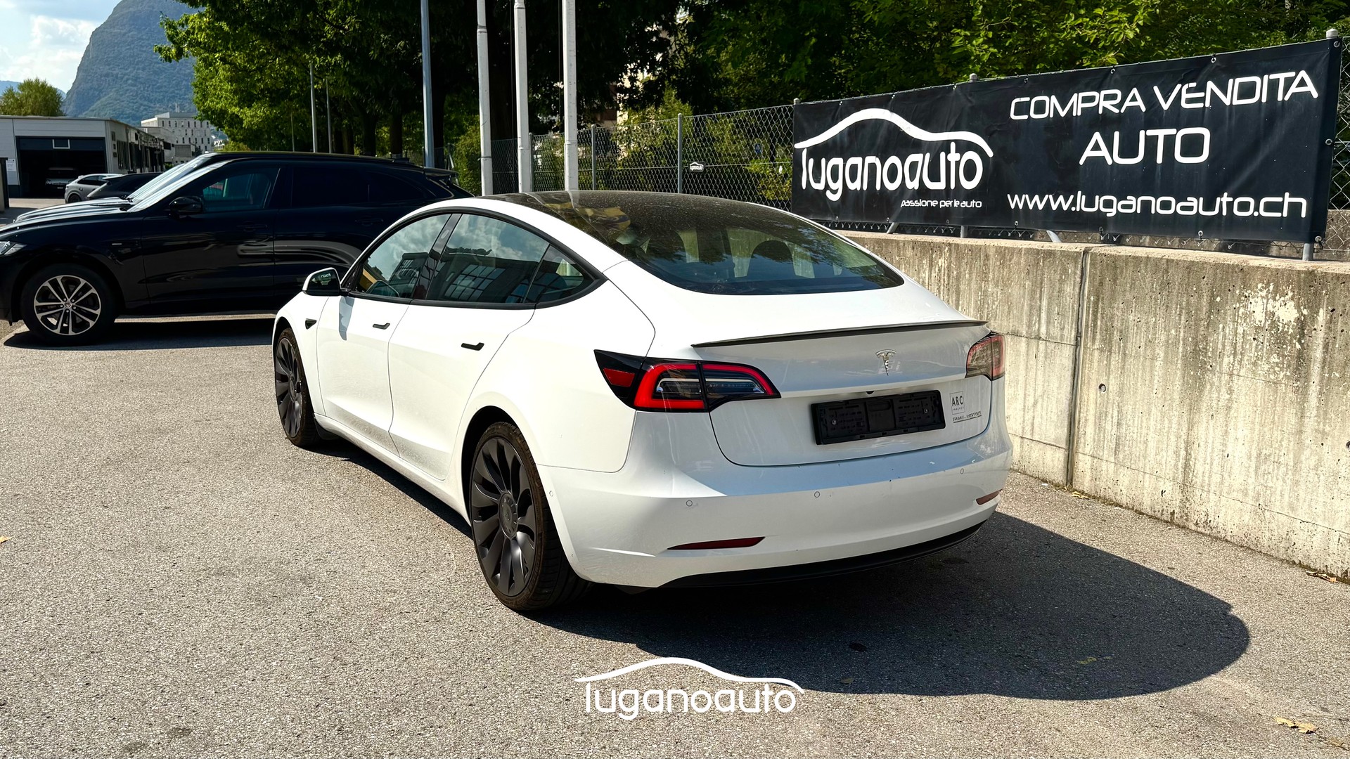 TESLA Model 3 Performance Dual Motor AWD-image-4