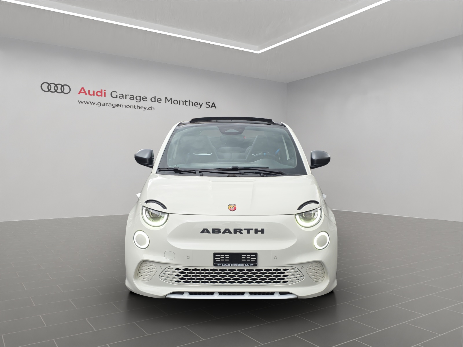 FIAT Abarth Cabrio 500e Turismo-image-1