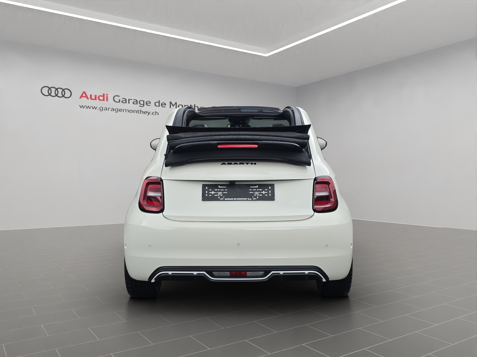 FIAT Abarth Cabrio 500e Turismo-image-4