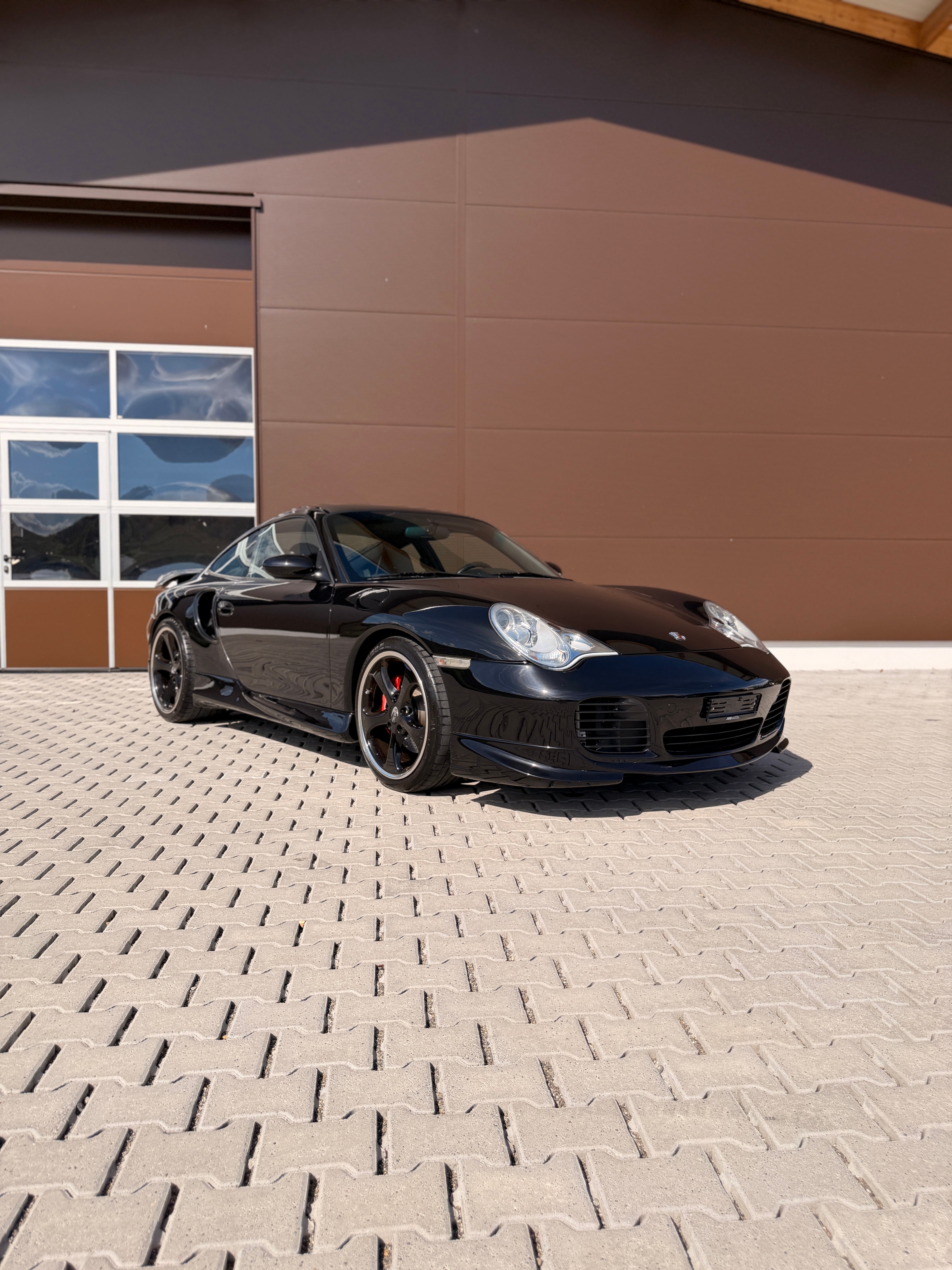 PORSCHE 911 Turbo — slika 1
