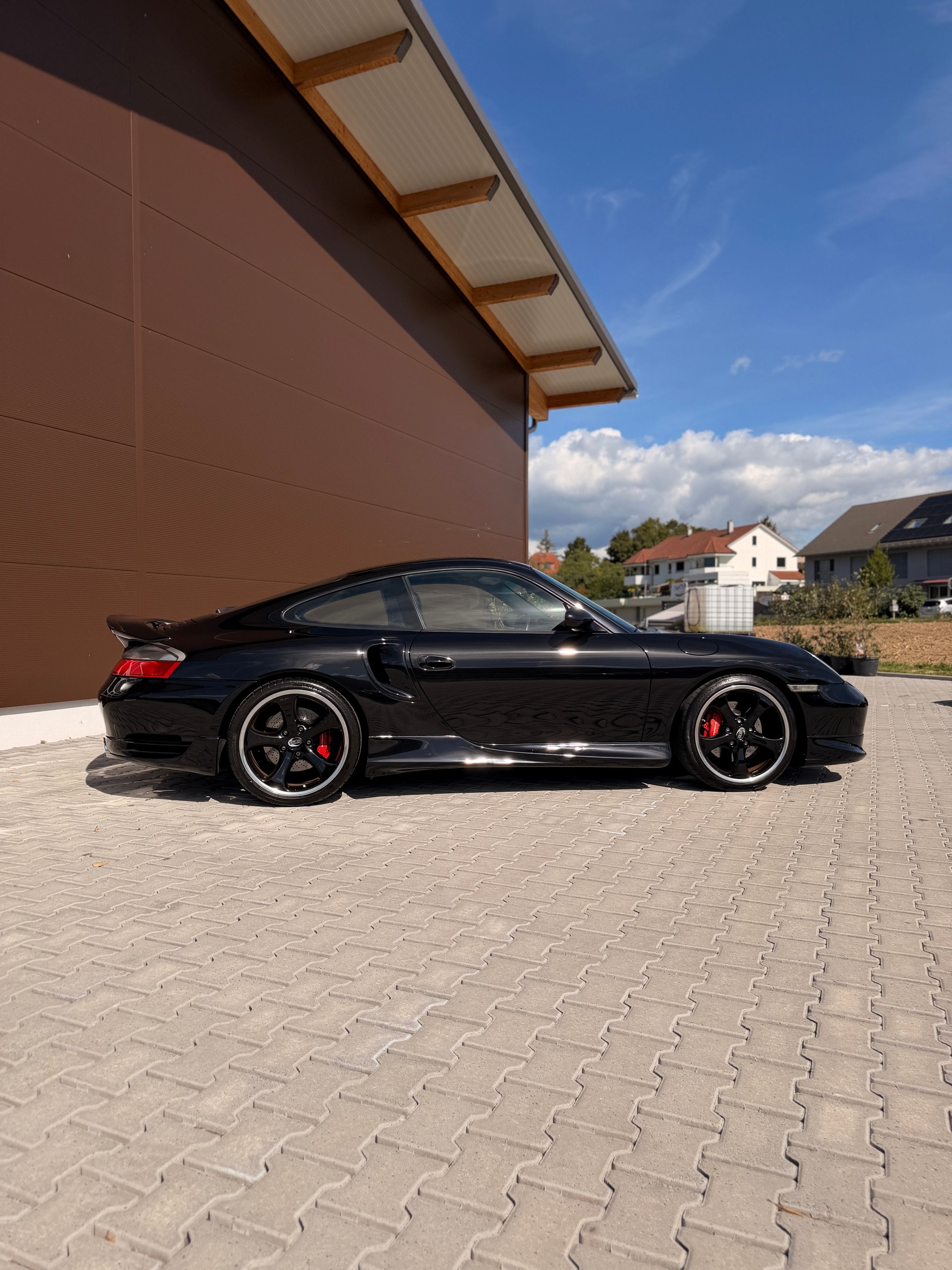 PORSCHE 911 Turbo-image-1