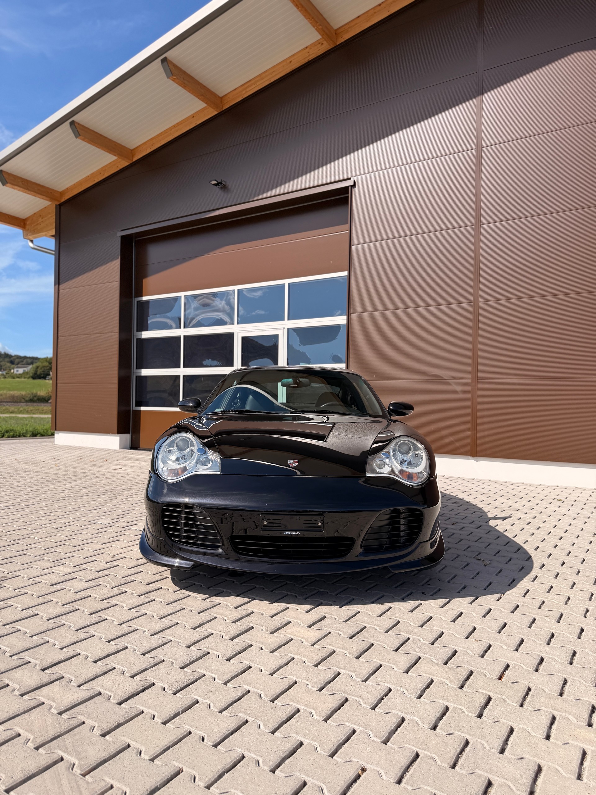 PORSCHE 911 Turbo-image-2