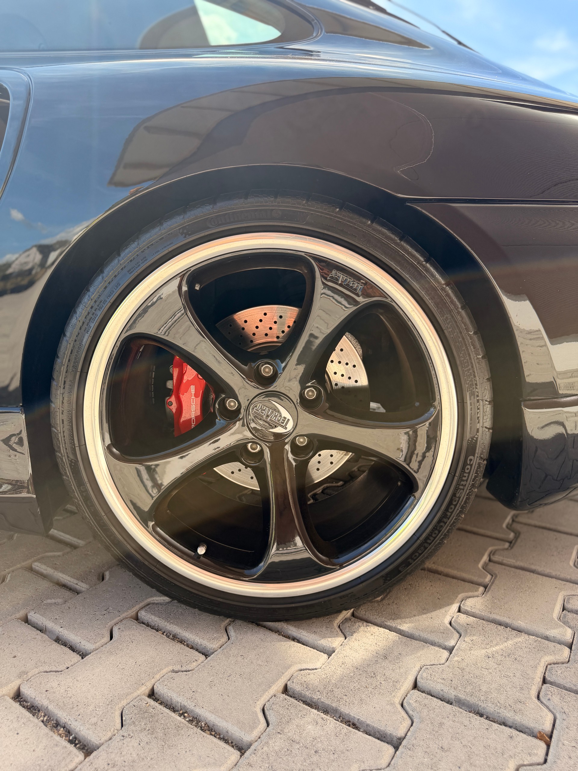 PORSCHE 911 Turbo-image-4