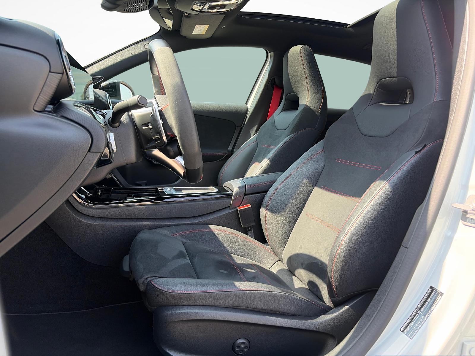 MERCEDES-BENZ A 45 S AMG 4matic+-image-8