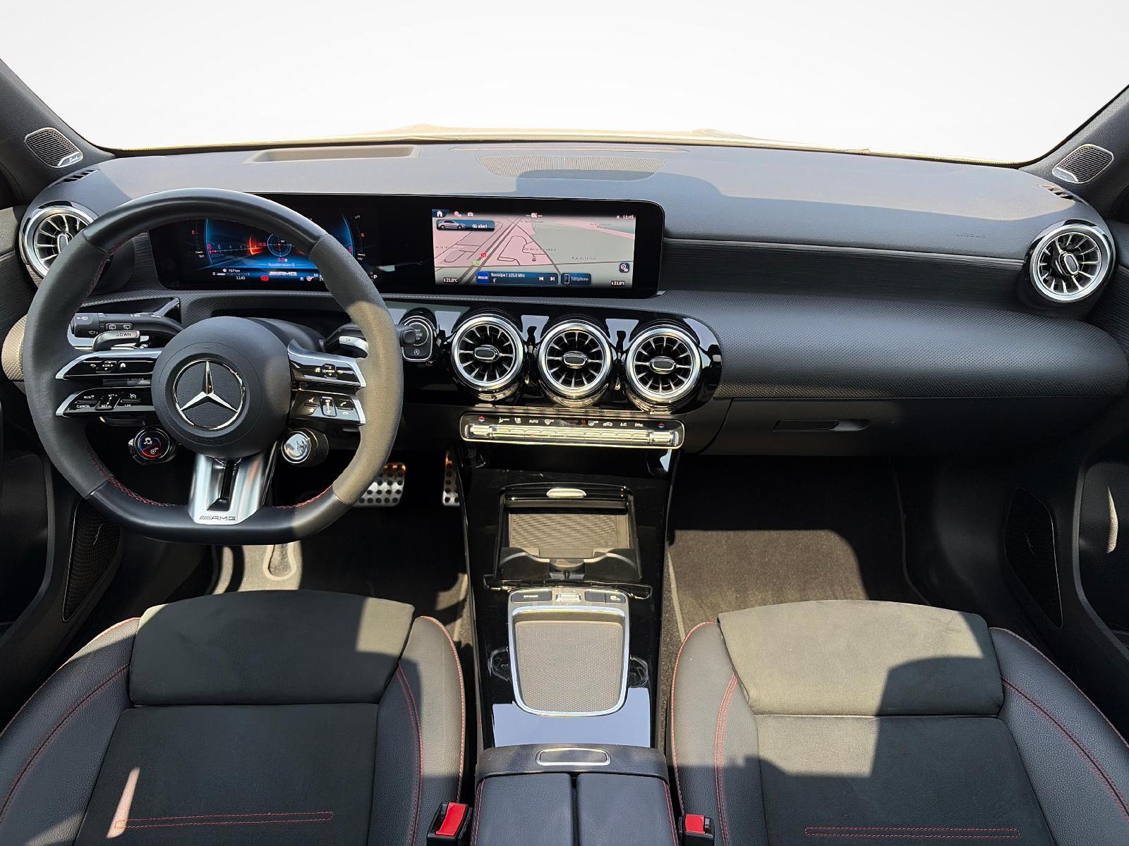 MERCEDES-BENZ A 45 S AMG 4matic+-image-11