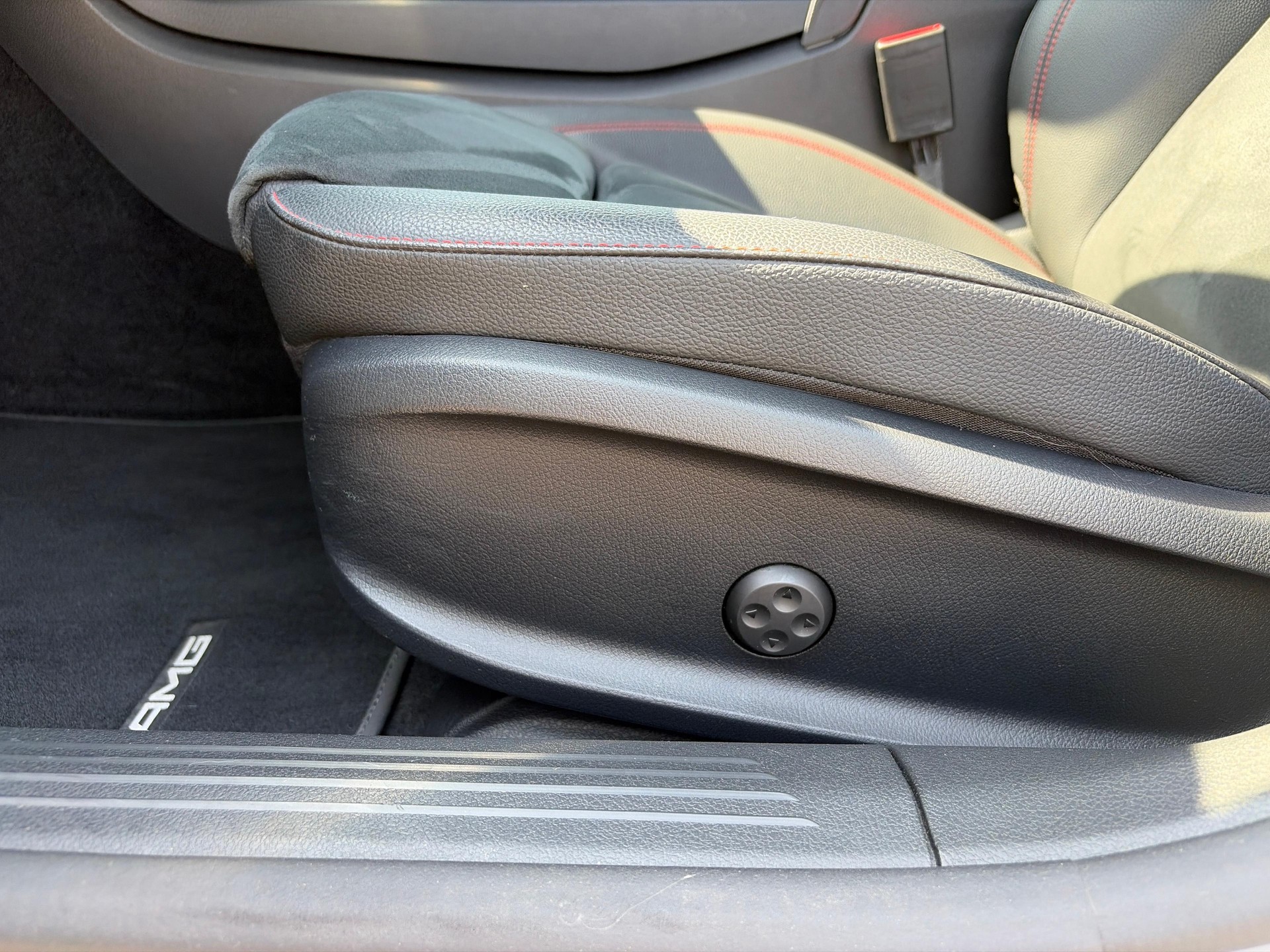 MERCEDES-BENZ A 45 S AMG 4matic+-image-9