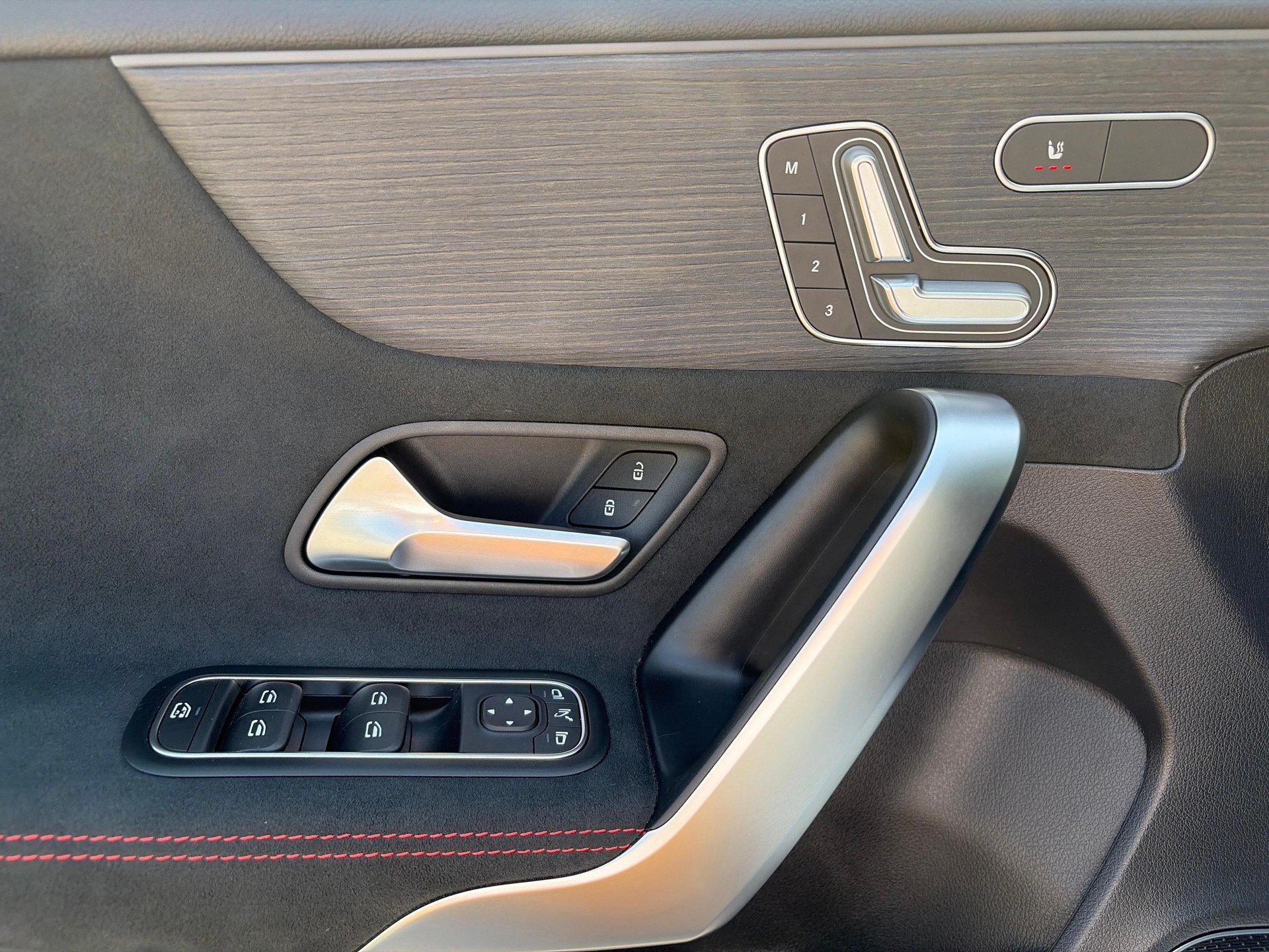 MERCEDES-BENZ A 45 S AMG 4matic+-image-14