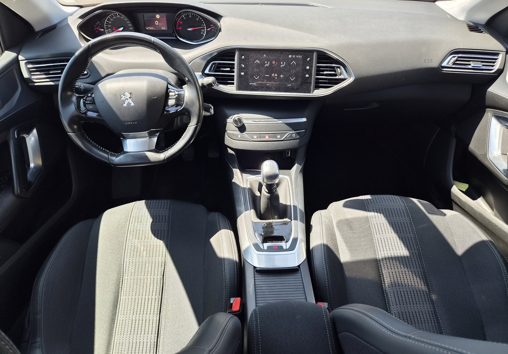 PEUGEOT 308 1.5 BlueHDI Allure-image-8
