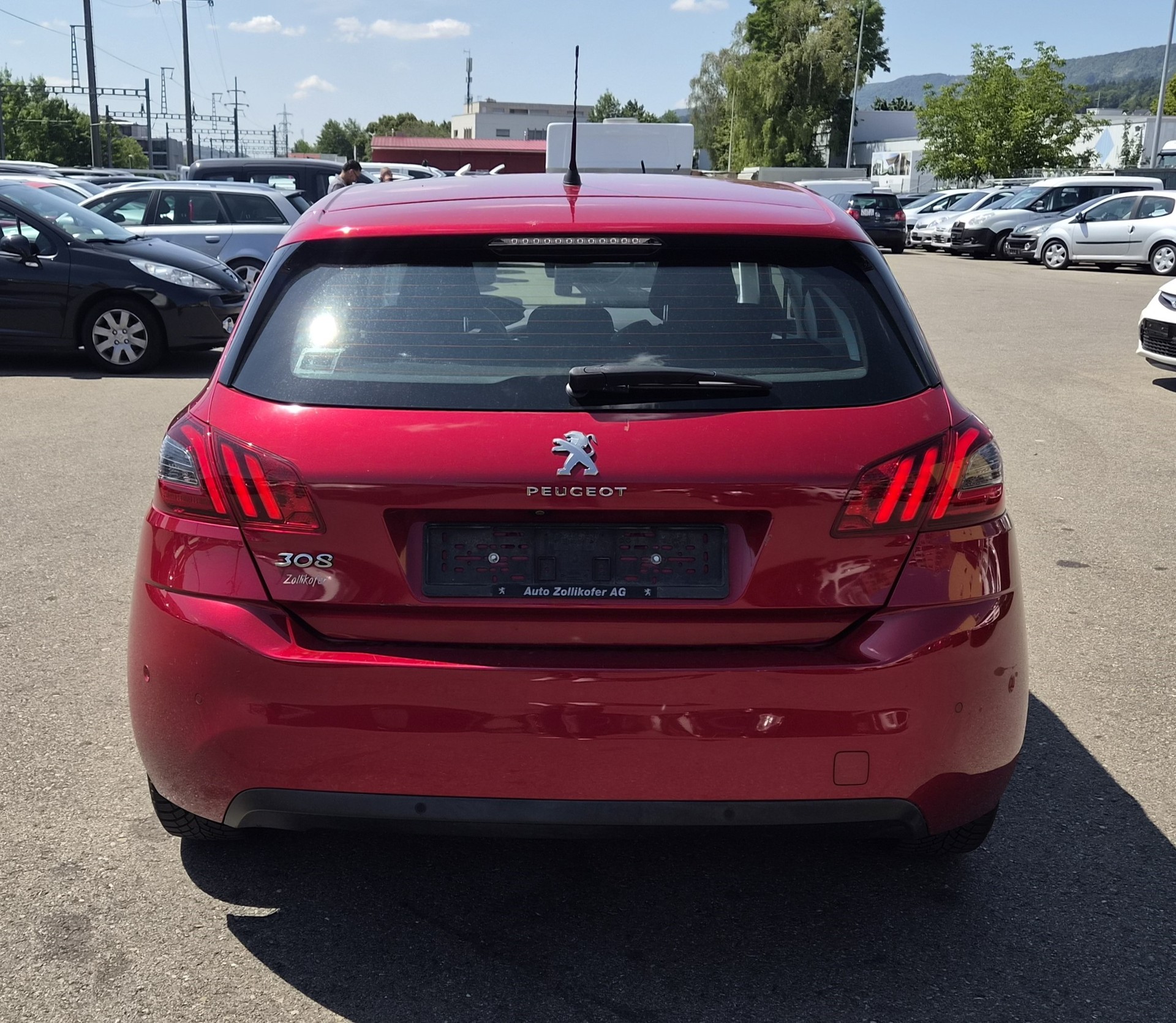 PEUGEOT 308 1.5 BlueHDI Allure-image-4