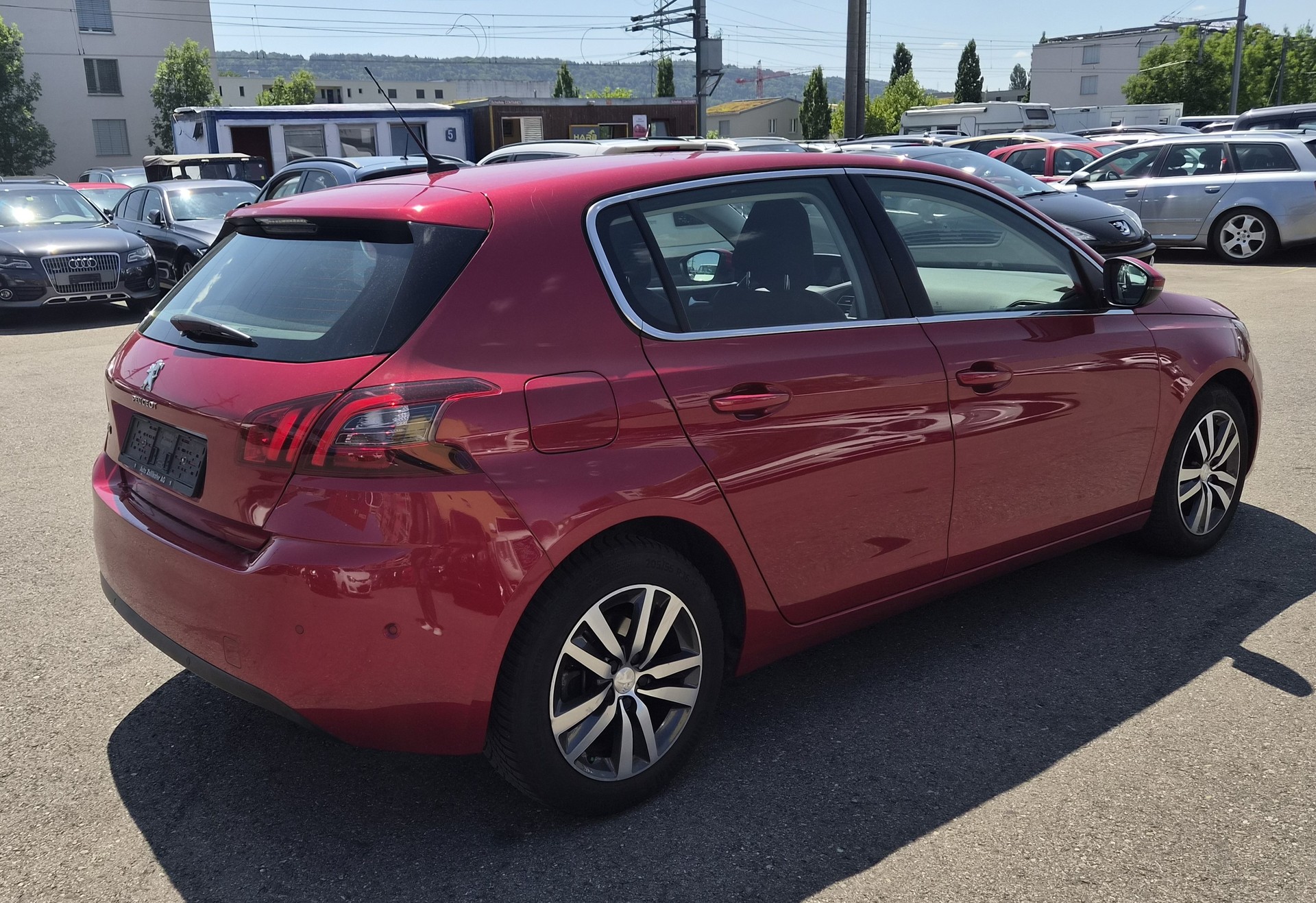 PEUGEOT 308 1.5 BlueHDI Allure-image-5