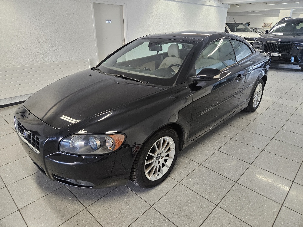 VOLVO C70 T5 Momentum