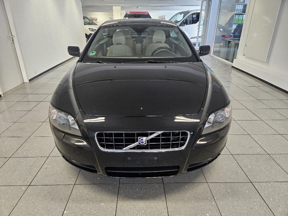 VOLVO C70 T5 Momentum-showroom-element-1