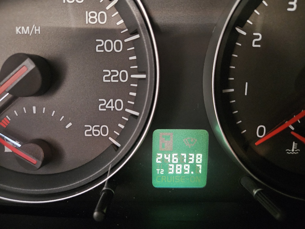 VOLVO C70 T5 Momentum-image-9