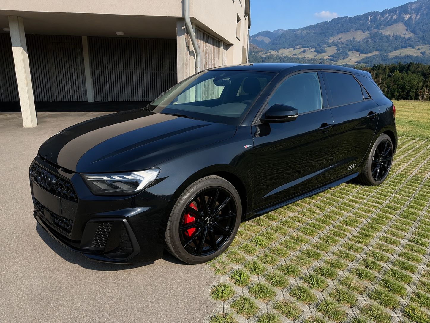 AUDI 2.0 40 TFSI S Line S-Tronic-image-1
