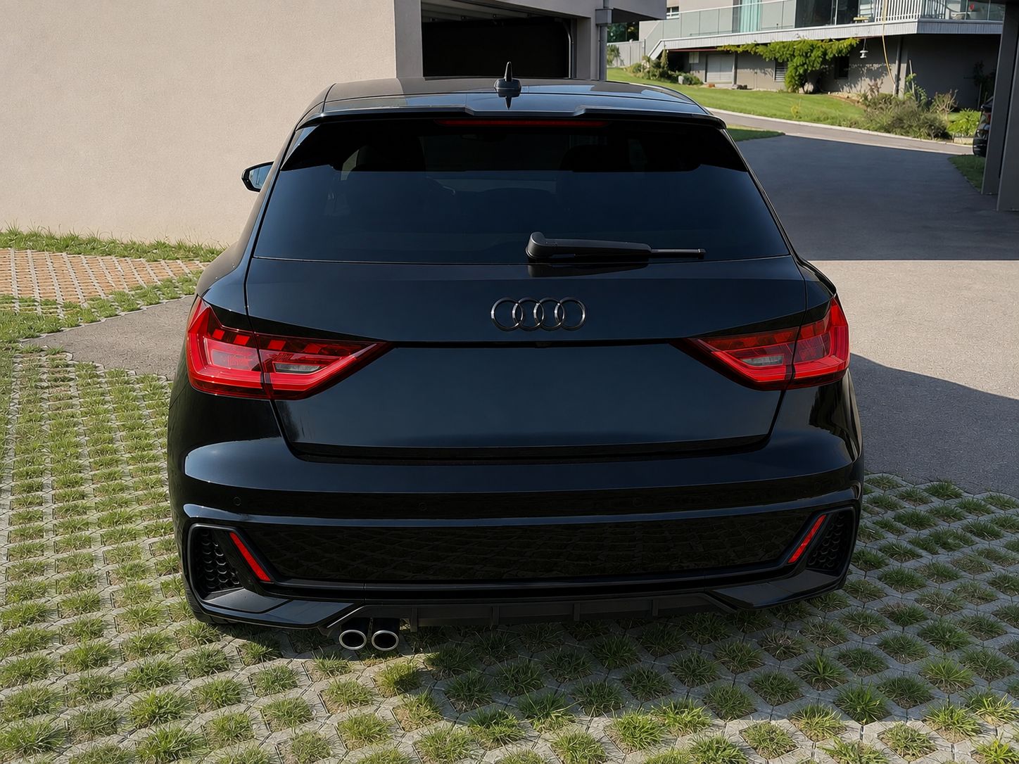 AUDI 2.0 40 TFSI S Line S-Tronic-image-0