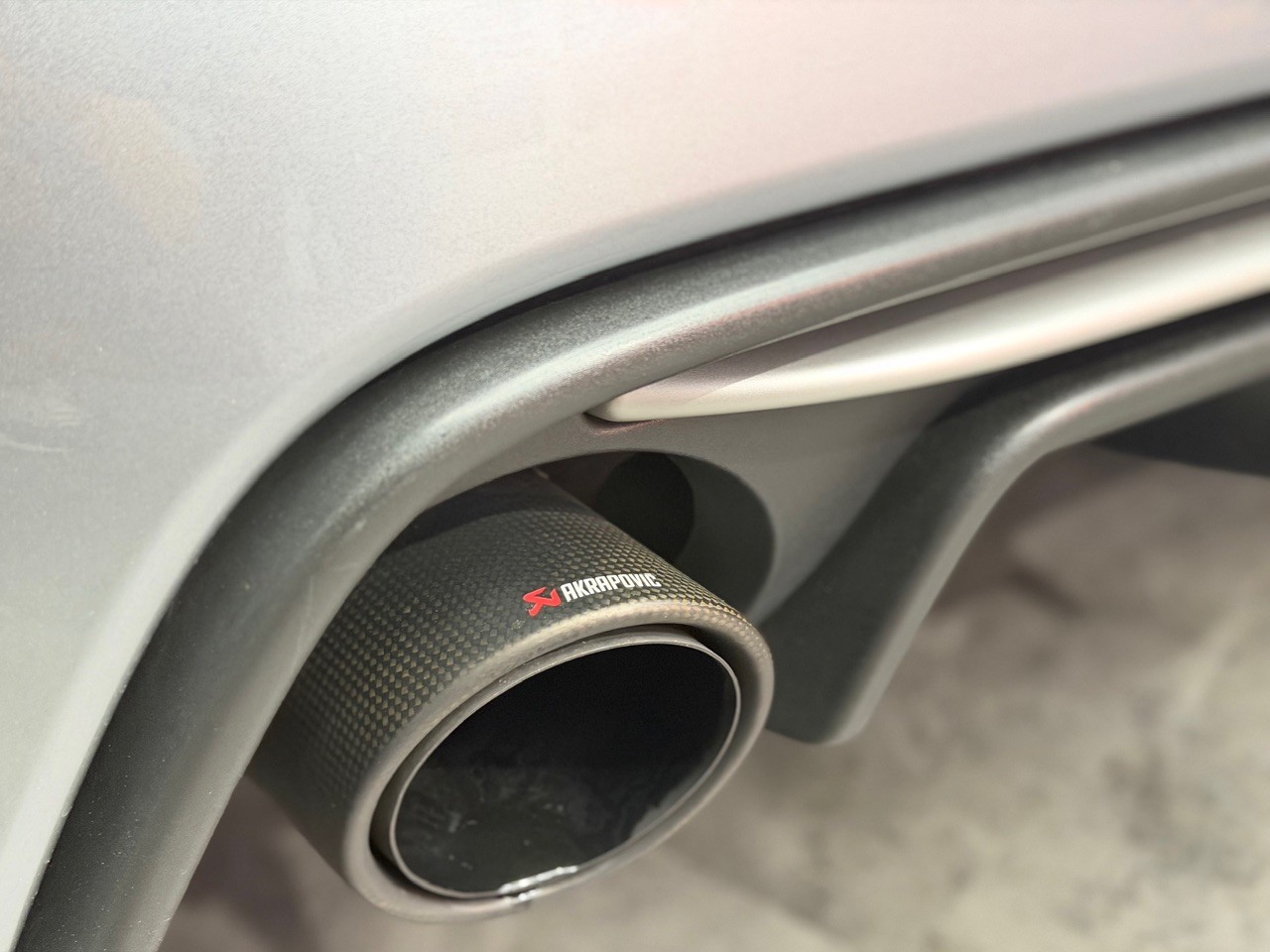 FIAT 695C 1.4 16V Turbo Abarth Rivale Dualogic | Akrapovic Auspuff | Cabrio | CH-Auto | Beats Soundsystem | Special Edition Nr. 2569-image-13